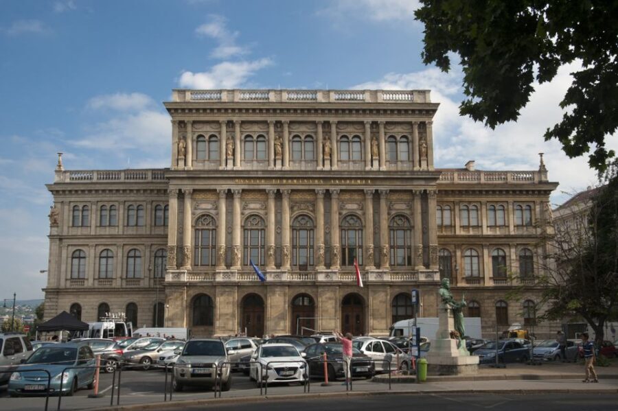 Budapest Walking Tour with a Professional Local Guide - Key highlights to look for