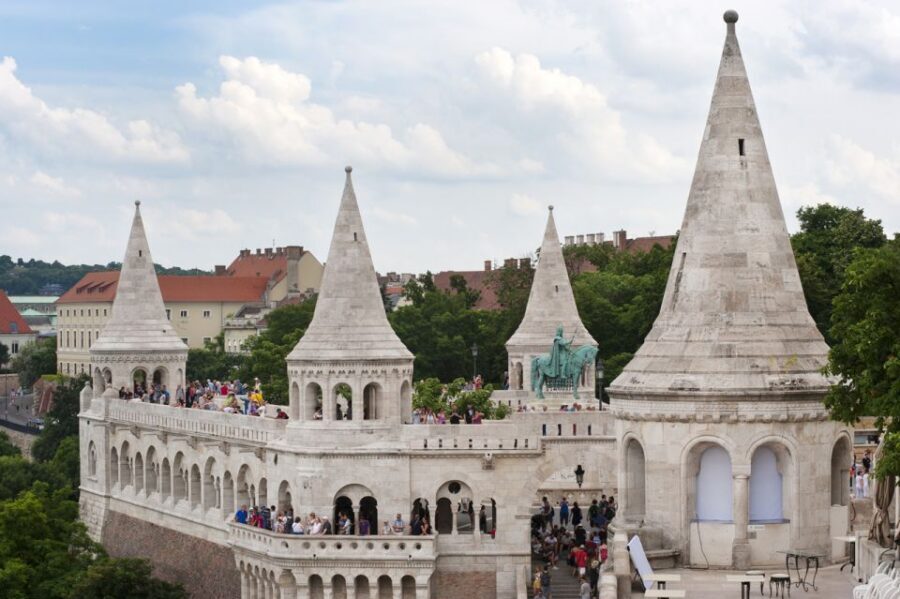 Budapest Walking Tour with a Professional Local Guide - The big story thread: dictatorships, revolutions, and ordinary life