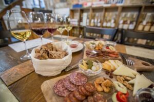 Budapest: Wine, Cheese, and Charcuterie Tasting - A sommelier-led flight of 5 Hungarian wines that actually teaches