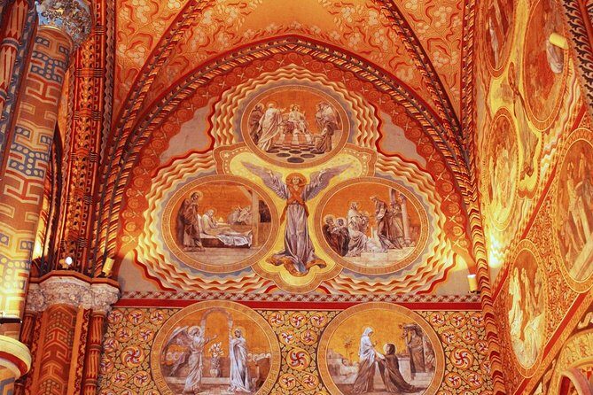 Castle District tour with Matthias Church Ticket & Cake & Coffee - Stop 4: Holy Trinity Column and the plague story you can’t miss