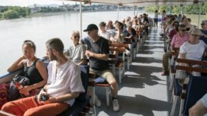 From Budapest: Danube Bend Day Trip in English - The first big win: Visegrád’s royal stones and the valley views
