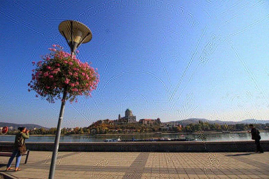 From Budapest: Danube Bend & Szentendre Tour with Lunch - Esztergom and the huge basilica: a spiritual stop with river views