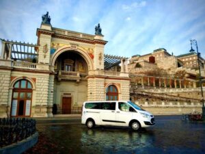 From Budapest: Full-Day Danube Bend Tour with Lunch - Getting there: a smooth coach day with a Slovakia detour