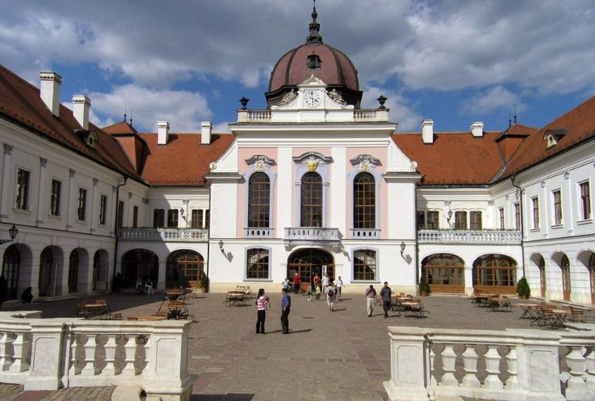 From Budapest: Gödöllő Palace of Queen Elizabeth Tour - Royal Garden and Pavilion: use your free time wisely