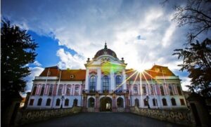 From Budapest: Gödöllő Royal Sissi Guided Tour - Meeting Point at Eurama: How to Avoid the Most Common Friction