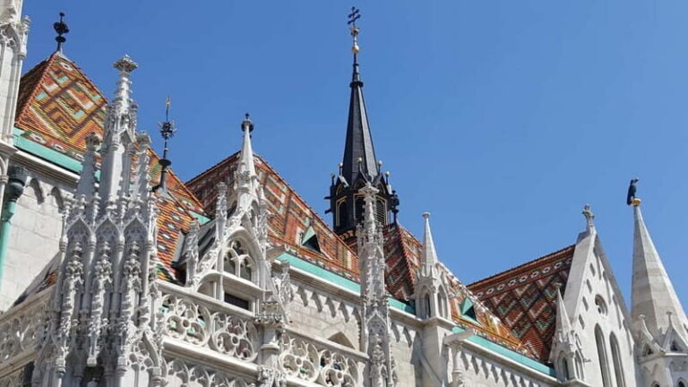 From Vienna: Budapest Small-Group Guided Day Tour - The Vienna-to-Budapest Minivan Ride: Your Guide Turns Stops Into Stories