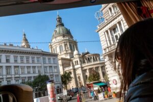 From Vienna: Guided Day Trip to Budapest - From Vienna Pickup to the Euro6 Coach Ride