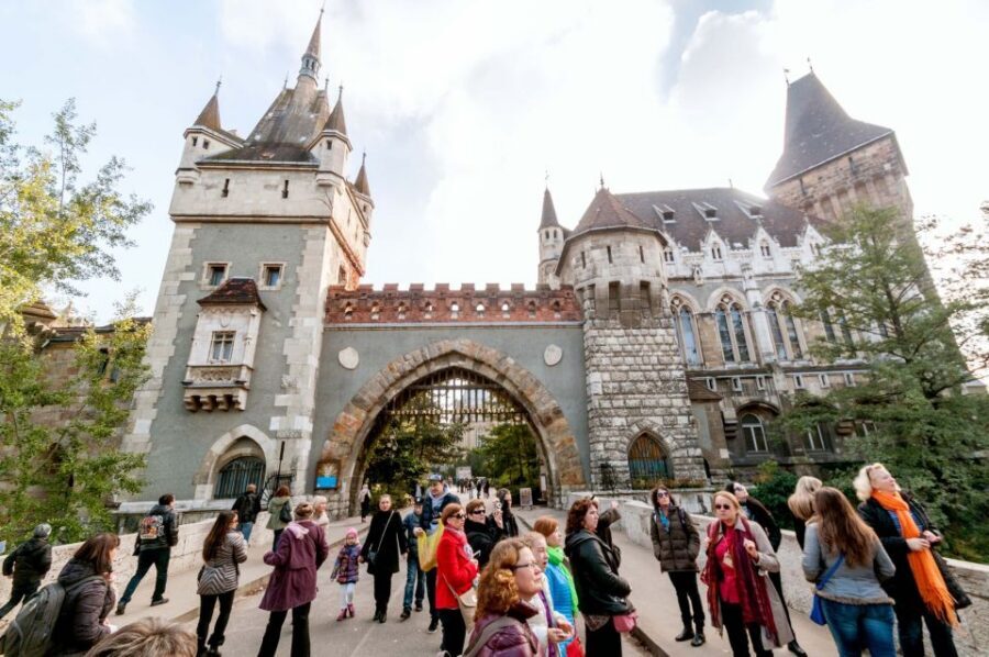 From Vienna: Guided Day Trip to Budapest - Budapest by Bus: Parliament, the Danube, and the City’s Layout