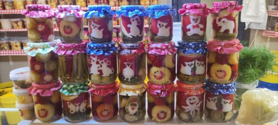 German tour in the Market Hall of Budapest with tastings - Paprika tastings: learning by flavor, not by package