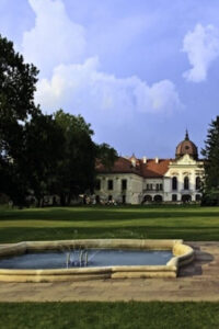 Godollo: The Royal Palace of Gödöllő Ticket - Getting There and Finding the Meeting Point