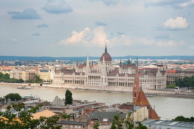 Guided Tour in Budapest Castle District - Stop 4: Matthias Church Optional Interior After the Walk
