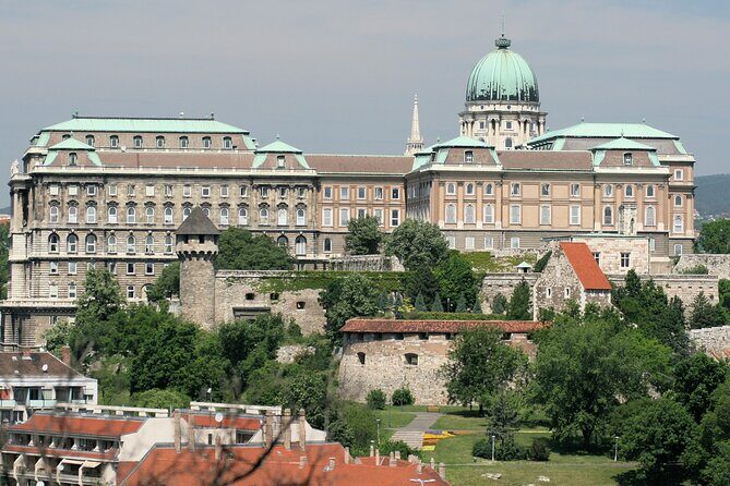 Guided Tour in Budapest Castle District - Meeting Point at Szentháromság tér: How to Find the Start Smoothly