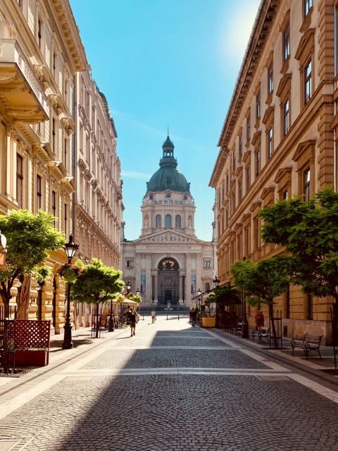 Iconic Budapest tour with Classic Russian Jeep and G-Wagon - Synagogue, Central Market Hall, bridges, and baths: seeing more without wasting hours