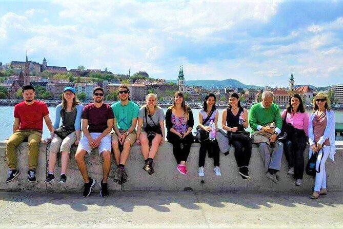 Original Budapest Walking Tour - Start at St. Stephen’s Basilica: your place to set the day’s rhythm
