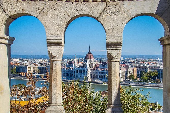 Private 4-hours City Tour of Budapest with private guide and Hotel Pick-up - Central Market Hall: where a free visit can still lead to real spending