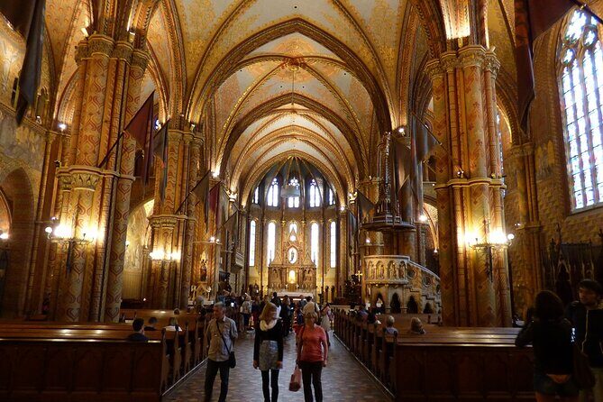Private Buda Castle Walking Tour with Cake and Matthias Church - Castle Hill, without the big-tour pressure