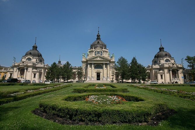 Private Budapest All In One Walking Tour with Strudel Stop - Heroes’ Square, Vajdahunyad Castle, and Széchenyi: set the mood early
