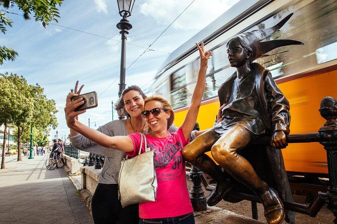 Private City Kickstart Tour: Budapest - Where You Meet: Deák Ferenc tér Start, Easy Public Transit Access
