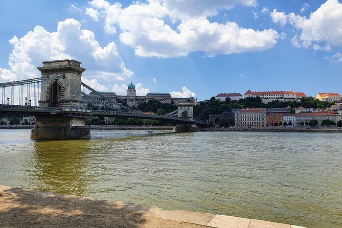 Private city tour by van - A 4-Hour Van Loop of Budapest’s Biggest Hits