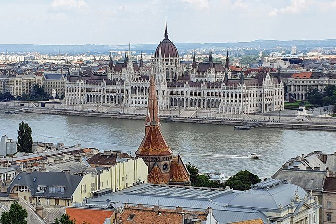 Private city tour by van - Hungarian National Museum: Cultural Stop, Separate Admission