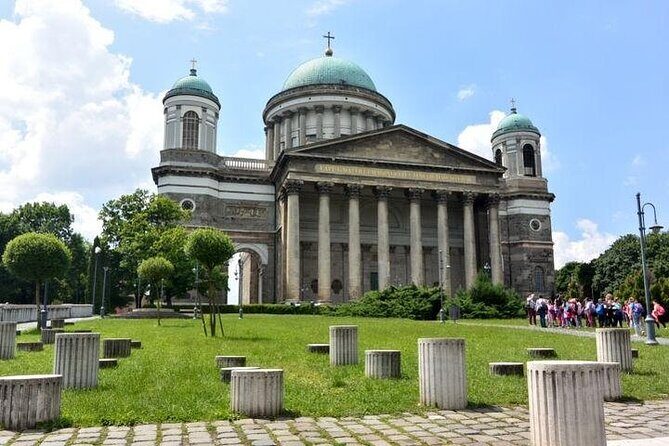Private or SmallGroup Budapest Danube Bend Tour Lunch and Cruise - The Danube cruise back to Budapest: when you’ll sail and when you won’t
