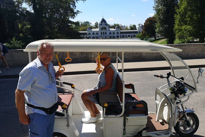 Private Sightseeing Tour using Electric Tuk Tuk Ride in Budapest - Heroes’ Square and the 15-Minute Break: See the Center Without Feeling Rushed