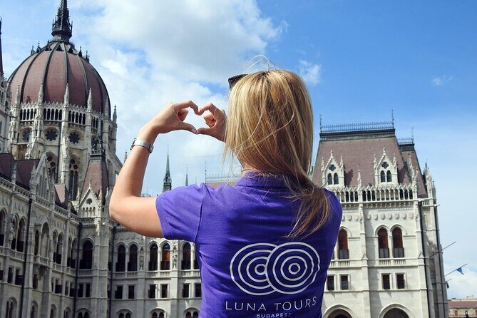 River Cruise ticket and Walking Tour in Budapest - A Danube cruise walking tour with smart time use