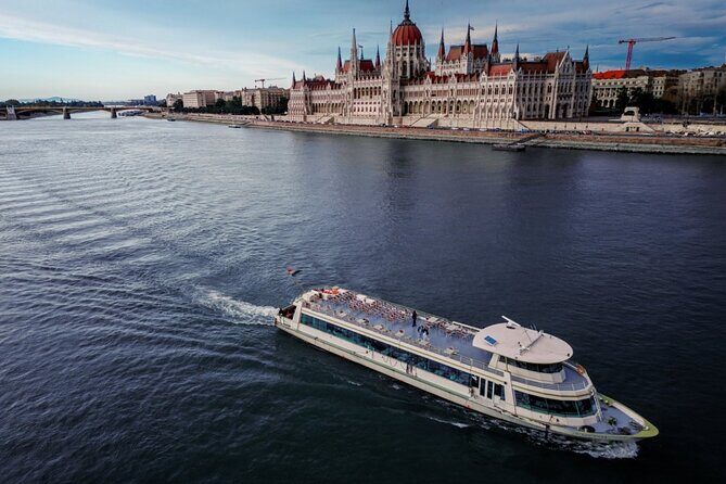 River Cruise ticket and Walking Tour in Budapest - The stop-by-stop plan: what you’ll see and why it works