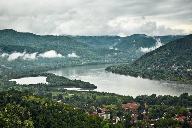 Scenic Danube River bend hills & the Art Town: Private Car Tour - How to Make the Day Go Smoothly (and Not Feel Rushed)