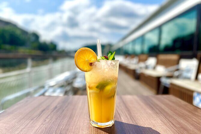 Summer Danube Brunch Cruise in Budapest - Comfort and audio: the boat experience isn’t identical for everyone