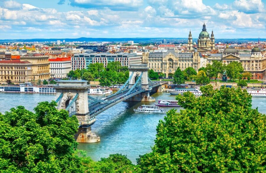 Vienna: Budapest Day Trip - From Vienna Pickup to the Hungarian Countryside Drive