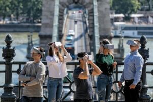 Virtual Reality Walking Tour - The 1 hour 15–1 hour 35 flow: how the experience is paced