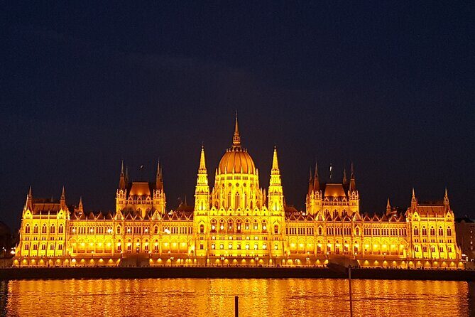 Welcome to Budapest Evening Walk - Liberty Bridge finish: Turul birds, thermal bathing lore, and a shortcut to more sights